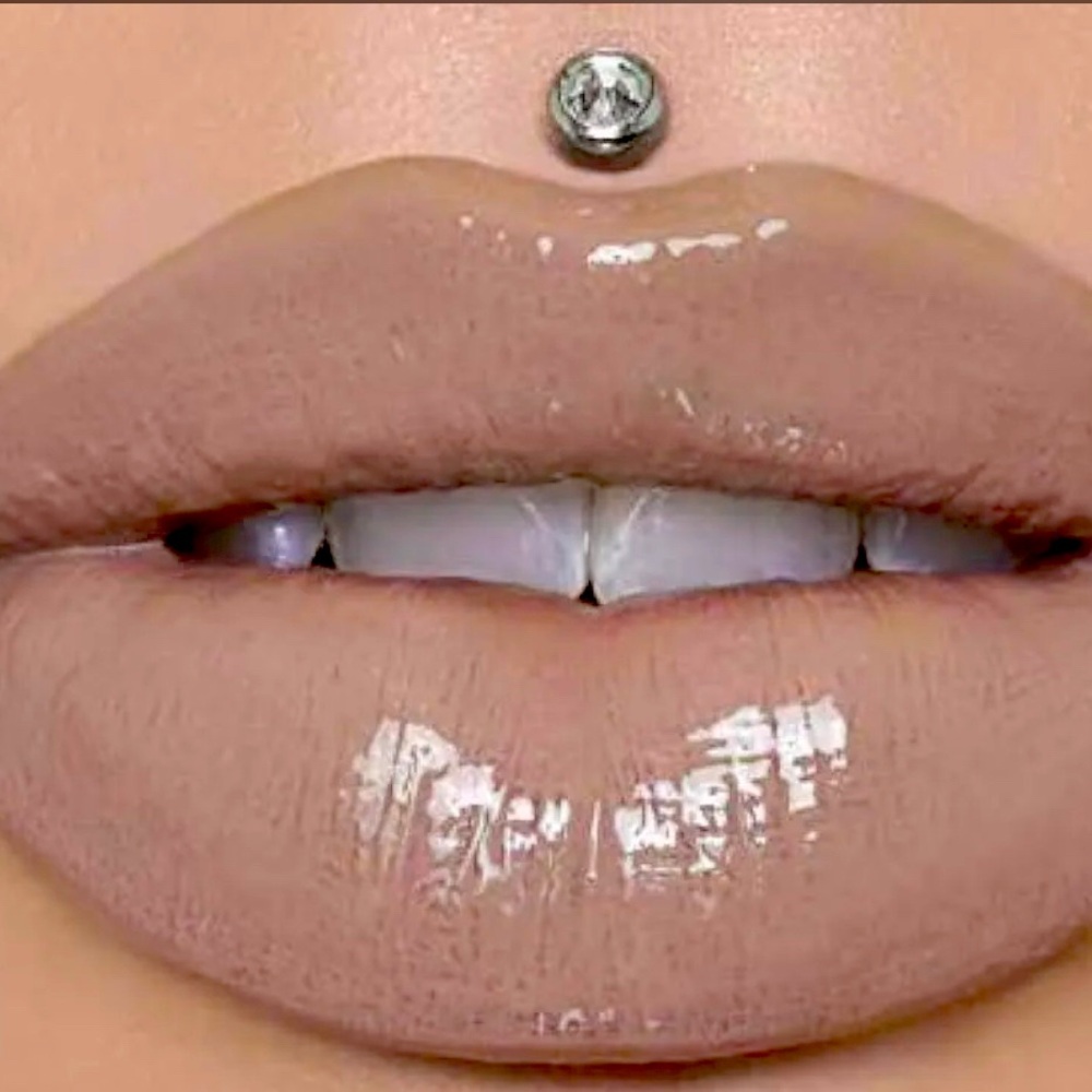 JEFFREE STAR SILK ROPE
LIP GLOSS